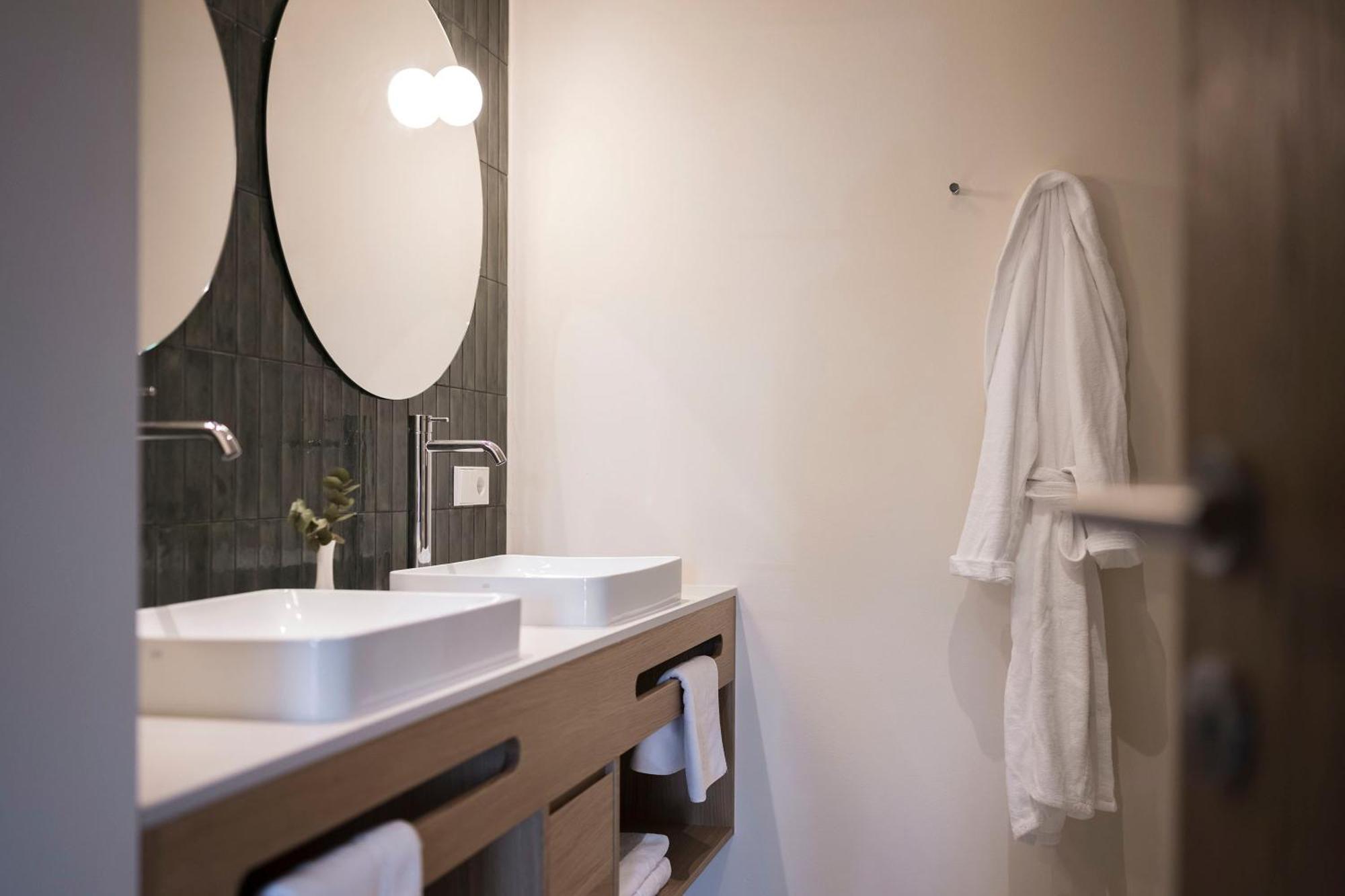 Astor Apartments Olang Eksteriør bilde